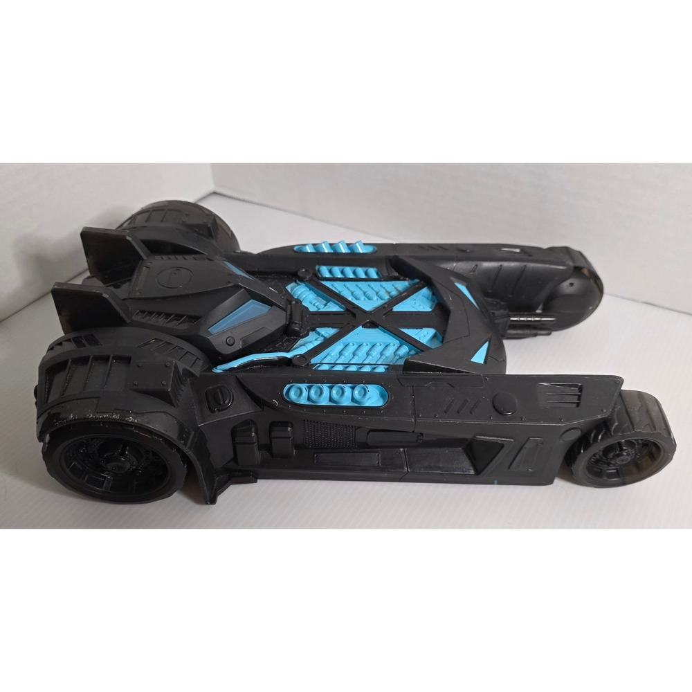 DC Comics Bat-Tech 2-in-1 Batmobile Bat Boat Spin Master Pre-owned Good